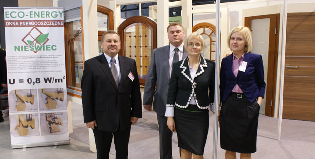 targi budowlane: okna drewniane